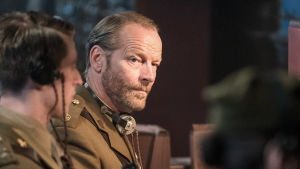 Alexander Wilsonia näyttelee Iain Glen. Tositarinaan pohjautuva minisarja kertoo tarinan, jossa totuus muuttuu hetkessä valheeksi ja valheet todellisuudeksi,