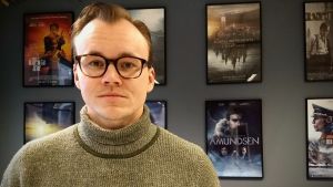 Petter Holmsen har skrivit manus till den norska TV-serien Oljefonden. Den norske manusförfattaren Petter Holmsen