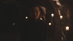 Anka "Jag ska döda drottningen" Granroth-Stark. Bild ur trailern för Game of Thrones-podden.