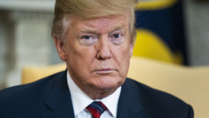 Trump får hård kritik av bistånds- och människorättsorganisationer för vad de ser som hans omänskliga beslut om kriget i Jemen Trump får hård kritik av bistånds- och människorättsorganisationer för vad de ser som hans omänskliga beslut om kriget i Jemen