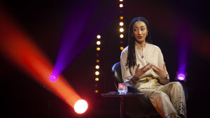 Maïmouna gillar Nordmakedoniens låt extra mycket i år. Det viktigaste med ett lyckat Eurovisionsbidrag är att det träffar någonstans och att man blir glad av låten, tycker hon. Maïmouna Jagne-Soreau medverkar i det femte avsnittet av tv-programmet De Eurovisa.