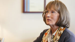 Meryl Streep är kusligt bra som Mary Louise. Närbild på Mary Louise Wright (Meryl Streep).