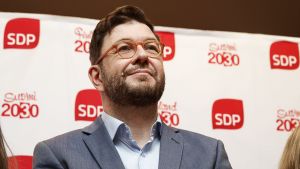 Timo Harakka kommer från Helsingfors. Timo Harakka efter SDP:s presskonferens 4.6.2019.