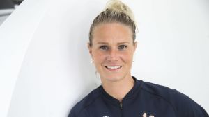 Amandine Henry är lagkapten för Frankrike. Amandine Henry är kapten för Frankrike.
