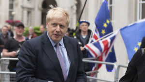 Boris Johnson då han anlände till BBC i London för tv-debatten. Boris Johnson då han anlände till BBC i London för tv-debatten.