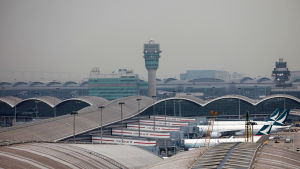 Hongkongs flygplats hör till de livligaste i världen med 75 miljoner passagerare årligen Hongkongs flygplats hör till de livligaste i världen med 75 miljoner passagerare årligen