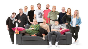 8. kauden sohvaperunat ryhmäkuvassa.