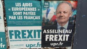 Brexit kommer att debatteras under G7 mötet i Biarritz. François Asselineau ledare för lilla högerpartiet UPR (Union populaire républicaine) är en av få franska politiker som önskar ett så kallat Frexit. En bild på ett plakat