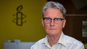 Frank Johansson på Amnesty hoppas att Pekka Haavisto har lärt sig av Josep Borrells misstag och han kan handskas med den offentlighetscirkus som Sergej Lavrov kommer att bjuda honom på. Amnestys verksamhetsledare Frank Johansson.