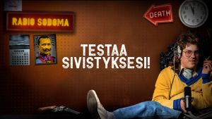 Kalevi Tuoninen (Antti Holma) istuu studiossaan jalat leveästi pöydällä tuijottaen kameraan. Kuvaan lisätty teksti: testaa sivistyksesi!
