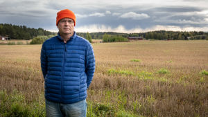 Timo Heikkilä har 3500 suggor som producerar 100 000 smågrisar. Timo Heikkilä är en smågrisproducent i Rusko.