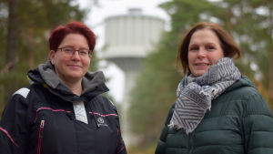 Katianna Kuula, direktör för Sydspetsens miljöhälsa, och Grace Qvarnström från Finlands Röda Kors har också tidigare deltagit i olika kris- och beredskapsövningar. Grace Qvarnström från Finlands röda kors och Katianna Kuula som är direktör för Sydspetsens miljöhälsa.