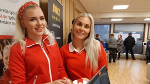 Sini Kortelainen och Emilia Pohjola tyckte att det var en bra idé att föra samman arbetslösa med olika företag. Sini Kortelainen och Emilia Pohjola.