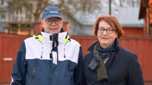 Christian Gröndahl och Viveca Blomberg är aktiva i föreningen Gamla stan lever. Två personer, en man och en kvinna.