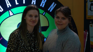 Andrea Bjonbäck och Emilia Hartman tycker det är roligt att få vara med och ordna ett evenemang som BUU-dagen. BUU-dagen i Hfors 2019. Portätt på Andrea Bjonbäck och Emilia Hartman.