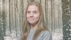 Amanda Audas-Kass är modersmålslärare och jobbar som en av de två finlandssvenska läsambassadörerna som inspirerar skolelever att läsa mera. Hon bloggar också i amandasblogg.com. Amanda Audas-Kass på Vegas vinterpratare kollagebild mot snöig skogsbakgrund.