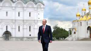 President Vladimir Putin tillbringade nationaldagen i Kreml i Moskva medan folk drog ut på gatorna för att protestera mot hans styre President Vladimir Putin tillbringade nationaldagen i Kreml i Moskva medan folk drog ut på gatorna för att protestera mot hans styre