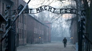 I år är det 75 år sedan förintelselägret i Auschwitz stängdes. Auschwitz 27.1.2020, exakt 75 år efter att lägret befriades.