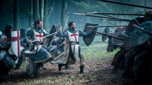 Knightfall-televisiosarja sijoittuu ristiretkien aikaan. Taistelukohtaus Knightfall-televisiosarjassa