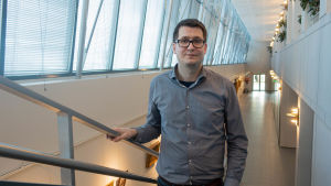 Mikko Rauhamaa är chef på Cyberbrottscentret vid Centralkriminalpolisen. Porträtt på en chef vid Centralkriminalpolisen.