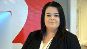 Har man skött om sin sommarstuga så får man också betalt för den, säger Ann-Sofie Renvaktar. Porträtt av Ann-Sofie Renvaktar.