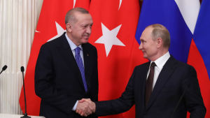 Turkiets president Recep Tayyip Erdoğan och hans ryske kollega Vladimir Putin såg nöjda ut efter sin gemensamma presskonferens i Kreml på torsdagen. Turkiets president Recep Tayyip Erdoğan och hans ryske kollega Vladimir Putin såg nöjda ut efter sin gemensamma presskonferens i Kreml på torsdagen.