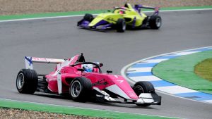 Emma Kimiläinen i den första W Series-tävlingen i Hockenheim 2019. Emma Kimiläinen i den första W Series-tävlingen 2019 i Hockenheim.