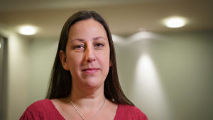 Mariette Pontán är styrelsemedlem i Finlands barnmorskeförbund. Porträttbild av Mariette Pontán.