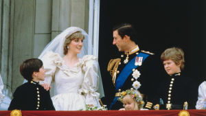 Dokumentti Charlesin ja Dianan häitä edeltävästä viikosta.