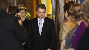 Morsdagstillställningen i Helsingfors är alltid en högtidlig stund. Bilden är från 2014. President Niinistö på en tillställning där han delar ut morsdagsmedajer.