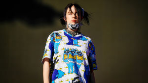 Billie Eilish esiintyy Glastonburyssä 2019
