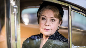 Kotiin takaisin -sarjassa näyttelee Noni Hazlehurst.