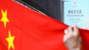 Den nya säkerhetslagen betecknas som den största juridiska förändringen i Hongkong sen den forna brittiska kolonin överlämnades till Kina för 23 år sen. Den nya säkerhetslagen betecknas som den största juridiska förändringen i Hongkong sen den forna brittiska kolonin överlämnades till Kina för 23 år sen.