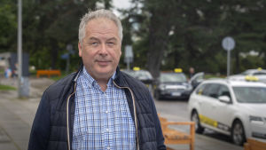 Kai Andersson önskar att kunderna igen ska våga lita på taxi. Kai Andersson, puheenjohtaja, Taksiliitto