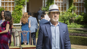 Aloitustarinan taidekeräilijänä nähdään moninkertaisesti palkittu näyttelijä Robert Lindsay. Brittidekkarissa näyttelee Robert Lindsay.