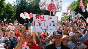 En stor folksamling välkomnade Tichanovskij till valmötet i staden Baranovichi i söndags. Folksamling i staden Baranovichi i Belarus har samlats till Svetlana Tikhanovskayas valmöte.