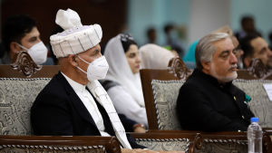 President Ashraf Ghani och regeringens chefsförhandlare Abdullah Abdullah deltog också i Loya Jirga i Kabul. President Ashraf Ghani och regeringens chefsförhandlare Abdullah Abdullah deltog också i Loya Jirga i Kabul.
