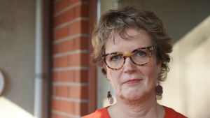 Lisa Enckell anser att samhället gick för långt när människor på boenden isolerades under coronaepidemin. Lisa Enckell är präst och redaktör.