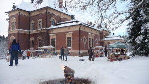 Så här såg det ut på Malmgårds julmarknad för tio år sedan. Med åren har marknaden växt och blivit allt populärare. Arkivbild. julmarknad på malmgård