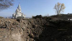 Också armeniernas katedral i Sjusji ska ha skadats i de senaste azeriska bombardemangen. Också armeniernas katedral i Sjusji ska ha skadats i de senaste azeriska bombardemangen.