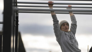 Kivelä gillar även streetworkout och har knipit en VM-titel även i den grenen. Street workout hör till de träningsformer Oona Kivelä utövar.
