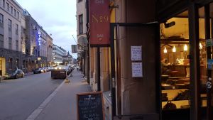 Mycket av krogverksamheten under 2020 har handlat om take-away. En bar vid en gata i Helsingfors.