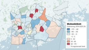 Kartan visar var antalet anmälningar om misshandel minskade och var de ökade i fjol. Bara stadsdelar där antalet överskred 50 2019 eller 2020 finns med. En karta över Helsingfors som visar skillnaden per stadsdel mellan anmälningarna om misshandel 2019 och 2020.