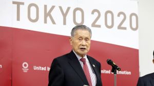 Den 83 -årige OS-chefen Yoshiro Mori beslöt att avgå på grund av stormen kring hans sexistiska uttalanden. Förra veckan svarade OS-chefen Yosiro Mori på frågor av medierna.