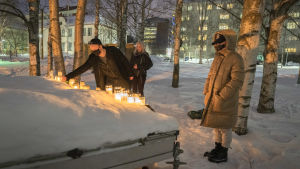 I mitten av februari hölls en minnesstund för offret i Forsby. kynttilät