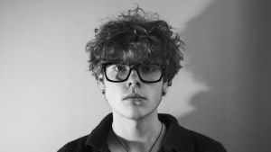 Det är inte svagt att söka vård om man behöver den, säger Benjamin Rosenlund. Poträtt av Benjamin Rosenlund