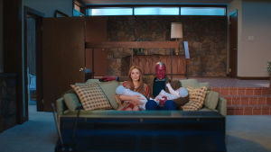 Streamingtjänsterna konkurrerar med sitt originalinnehåll, som inte går att se någon annanstans än på en specifik tjänst. En av Disney+-originalserierna är Wandavision. Näyttelijät Elizabeth Olsen ja Paul Bettany esittävät pääosia tv-sarjassa WandaVision.