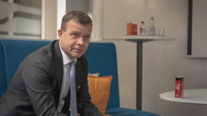 Samlingspartiets ordförande Petteri Orpo skulle gärna ha sett att oppositionen blivit mera inblandad i processen. Valmistautuminen A-studio lähetykseen