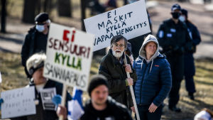 Polisen övervakade demonstrationen, som till en början gick lugnt. demonstration