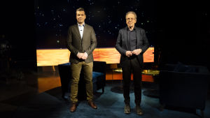 Tapani Ritamäki avslöjar i samtalet med Daniel Olin att den legendariska förläggaren Silja Hiidenheimo spelade en viktig roll i grundandet av Förlaget M. Daniel Olin med Tapani Ritamäki i studio.